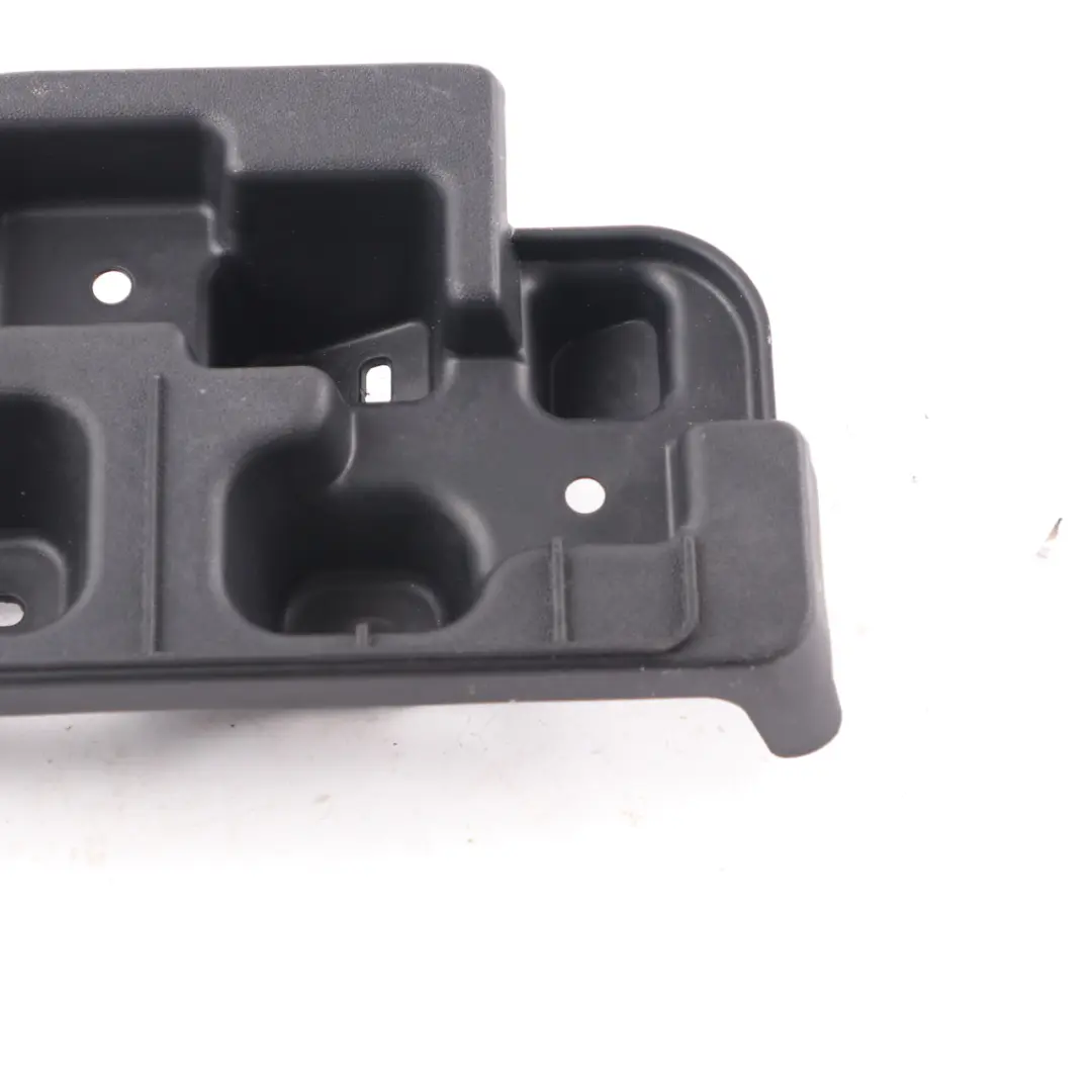 Supporto Pedana Posteriore Sotto Sedile Plastica Montaggio per BMW F46 con numero di parte 7395340 BMW F46 Supporto Pedana Posteriore Sotto Sedile Plastica Montaggio - SKU 7395340 - Numero di parte 7395340