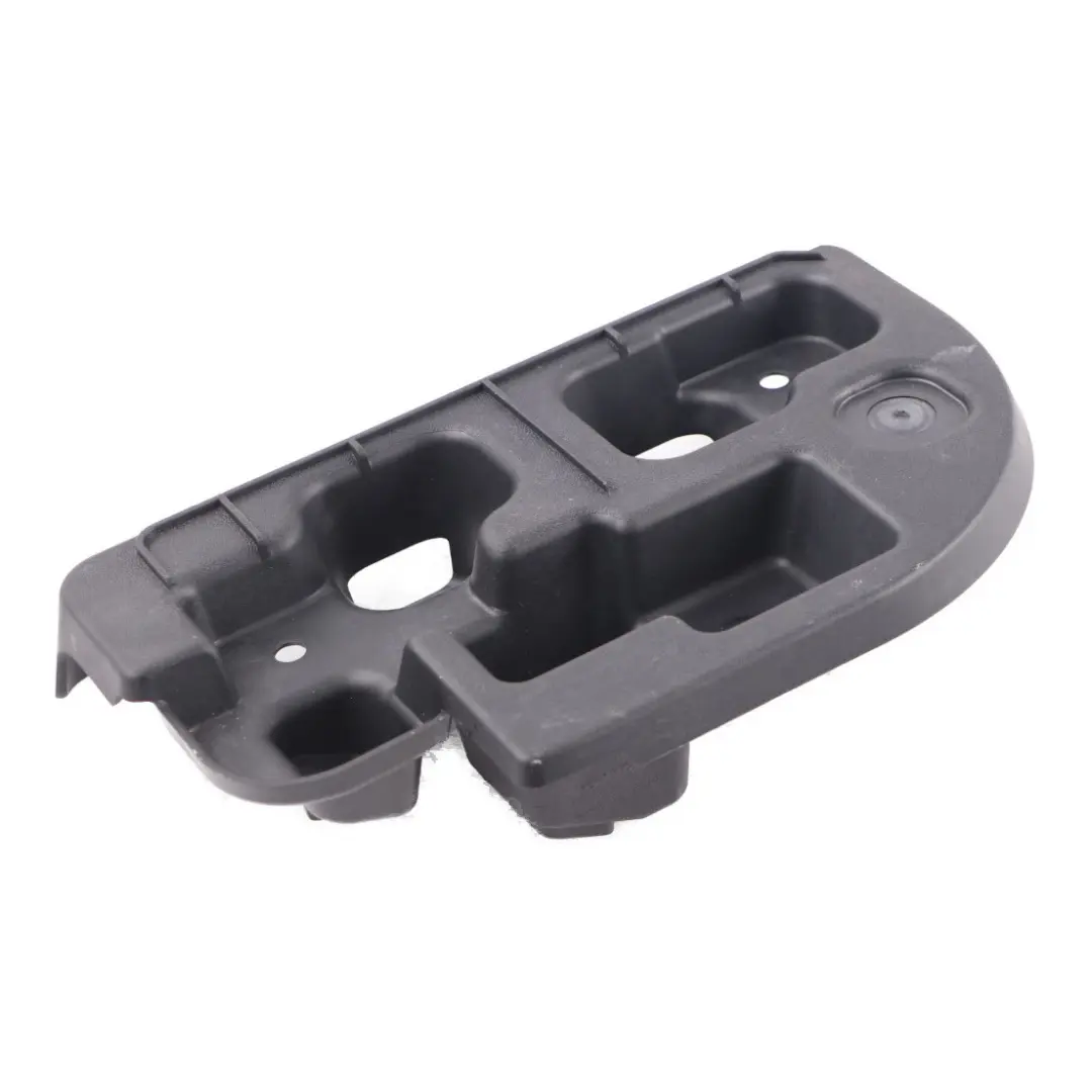 Support Pied de lit arrière sous siège plastique pour BMW F46 à propos du numéro de pièce 7395340 BMW F46 Support Pied de lit arrière sous siège plastique - SKU 7395340 - Numéro de pièce 7395340