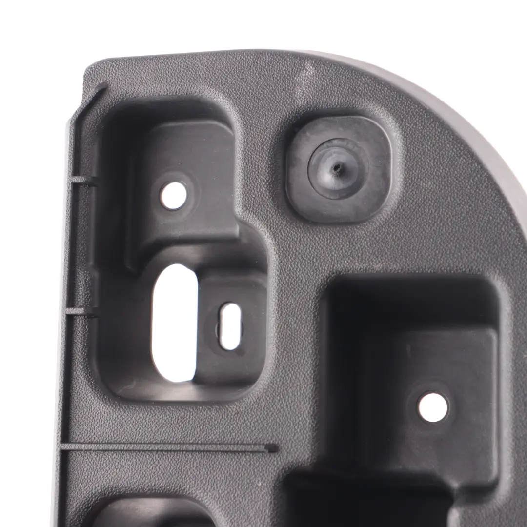 Supporto Pedana Posteriore Sotto Sedile Plastica Montaggio per BMW F46 con numero di parte 7395340 BMW F46 Supporto Pedana Posteriore Sotto Sedile Plastica Montaggio - SKU 7395340 - Numero di parte 7395340