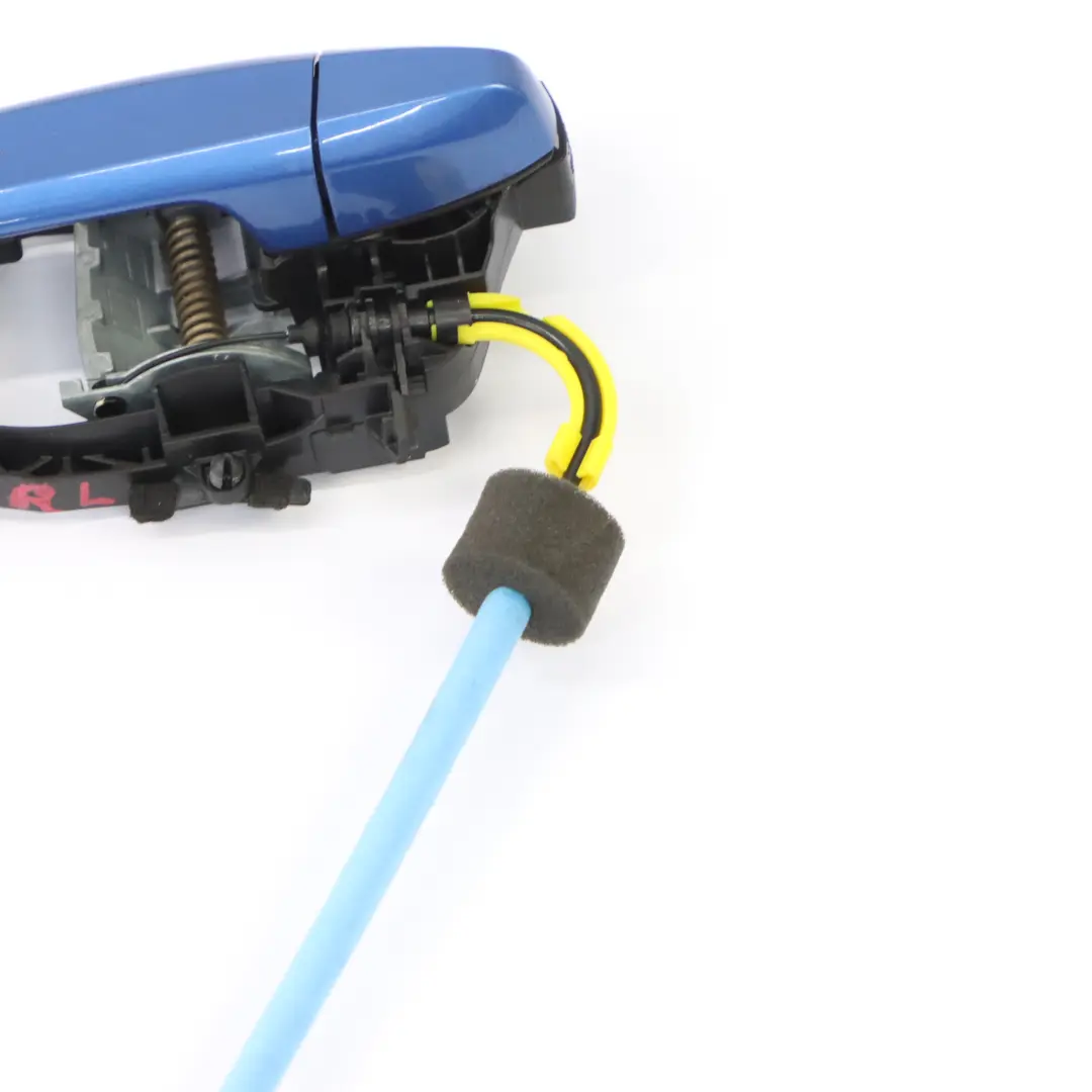 Poignée porte extérieure arrière gauche Estoril Blau - B45 pour BMW F46 à propos du numéro de pièce 7396307 BMW F46 Poignée porte extérieure arrière gauche Estoril Blau - B45 - SKU 7396307-EB - Numéro de pièce 7396307