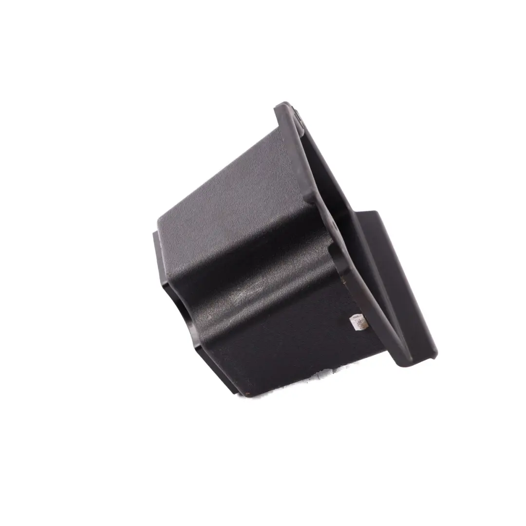 Schowek Wnęka Bagażnika Prawa do BMW X3 G01 o numerze 7396602 BMW X3 G01 Schowek Wnęka Bagażnika Prawa - SKU 7396602 - Numer Części 7396602