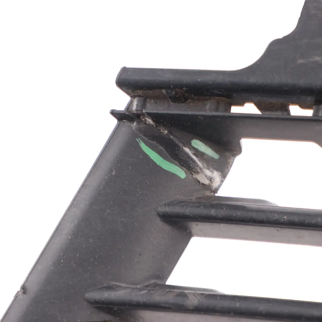 Fog Light Cover BMW F30 F31 LCI Front Bumper Left N/S Grid Grille Trim to with Part number 7396877 Fog Light Cover BMW F30 F31 LCI Front Bumper Left N/S Grid Grille Trim - SKU 7396877 - Part number 7396877