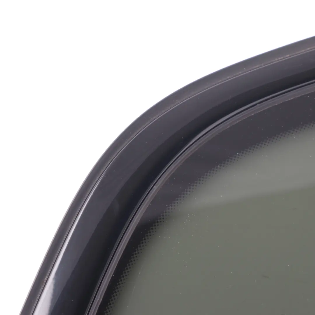 Vitre Latérale BMW F46 Arrière Droite Verre à quart AS3 Brillant pour à propos du numéro de pièce 7397364 Vitre Latérale BMW F46 Arrière Droite Verre à quart AS3 Brillant - SKU 7397364 - Numéro de pièce 7397364