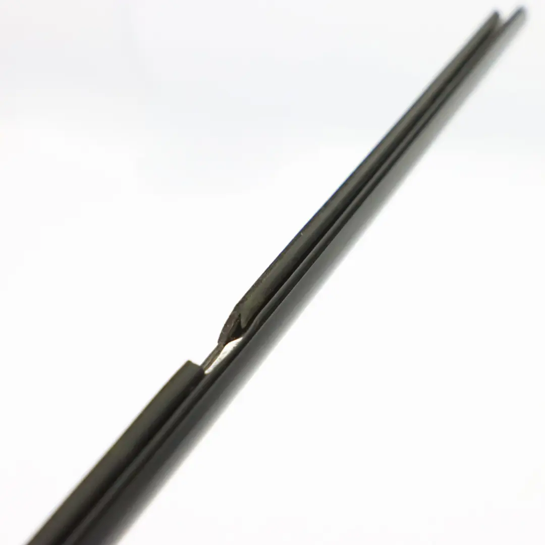  Fenster Leiste BMW F46 Hintertür Links Äußere Dichtungsleiste Hochglanz - SKU 7397365 - Teilenummer 7397365