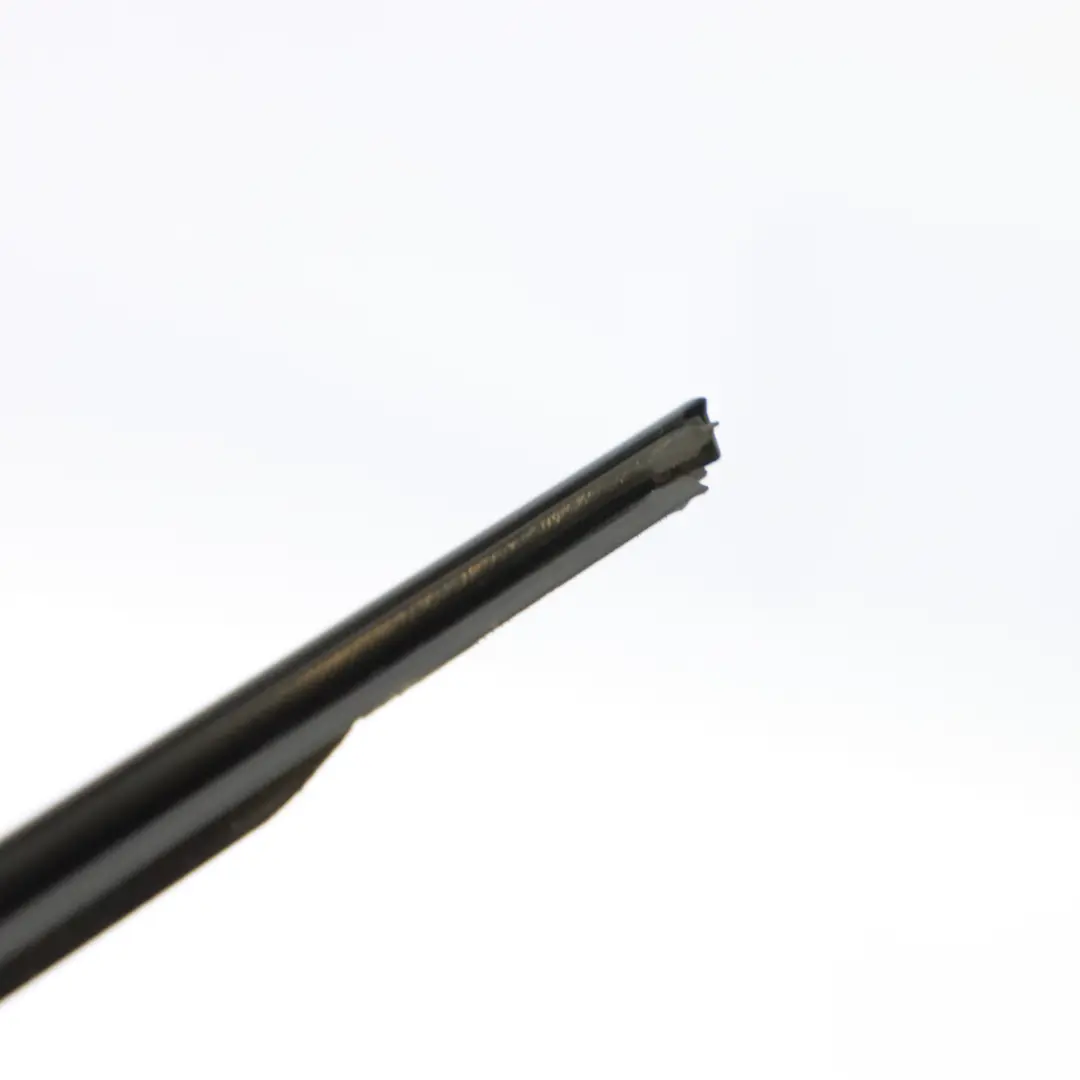 Canal Cubierta Tira Puerta Trasera Derecha Cubierta Exterior Alto Brillo para BMW F46 con número de pieza 7397366 BMW F46 Canal Cubierta Tira Puerta Trasera Derecha Cubierta Exterior Alto Brillo - SKU 7397366 - Número de pieza 7397366