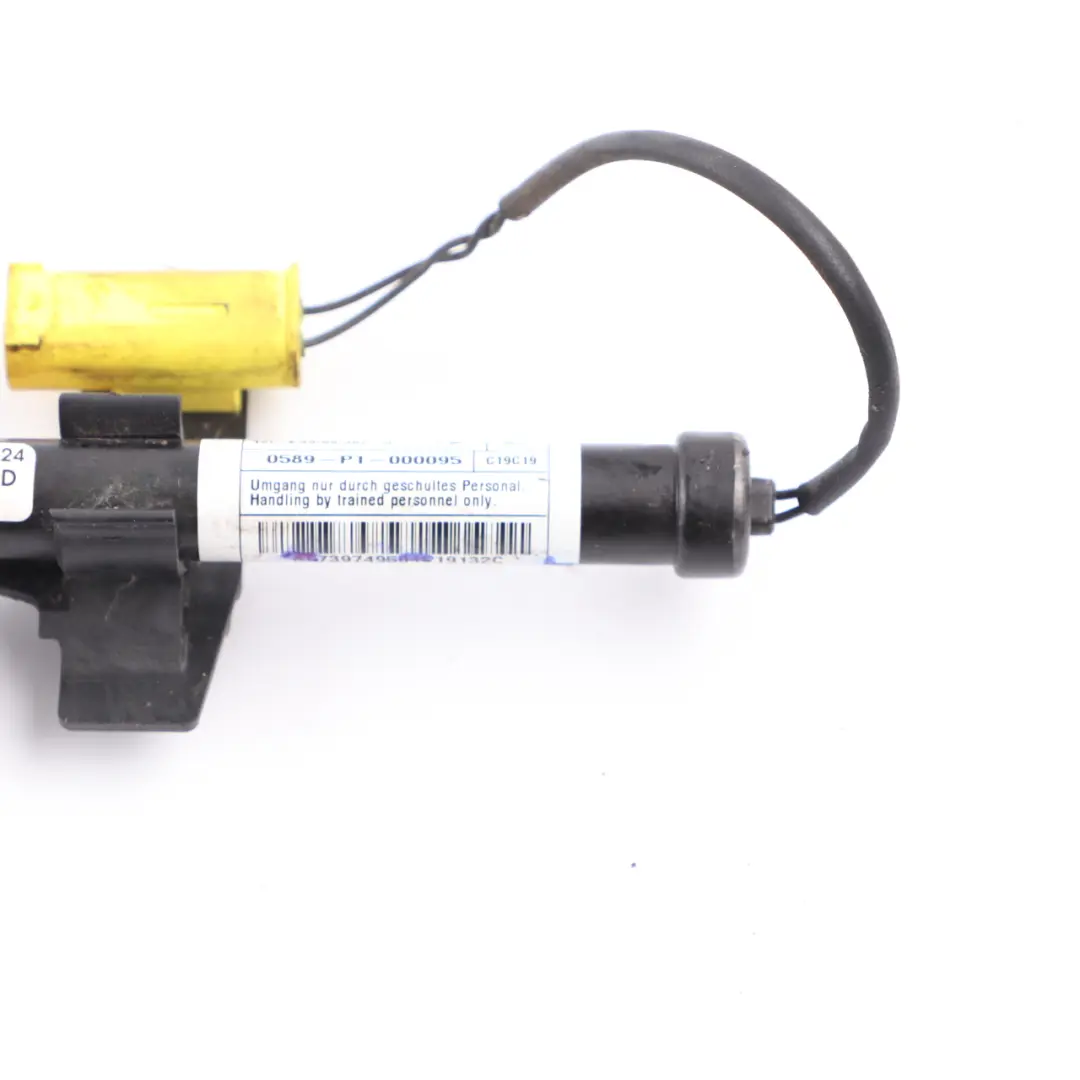 Attuatore cerniera del cofano protezione pedoni sinistra per BMW X3 G01 con numero di parte 7397495 BMW X3 G01 Attuatore cerniera del cofano protezione pedoni sinistra - SKU 7397495 - Numero di parte 7397495