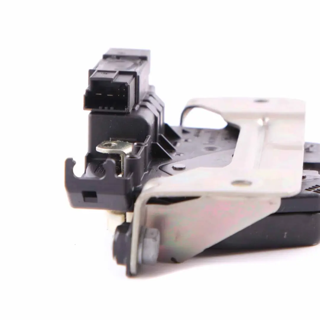 Zamek Klapy Bagażnika Tył do BMW F16 F34 o numerze 7397630 BMW F16 F34 Zamek Klapy Bagażnika Tył - SKU 7397630 - Numer Części 7397630