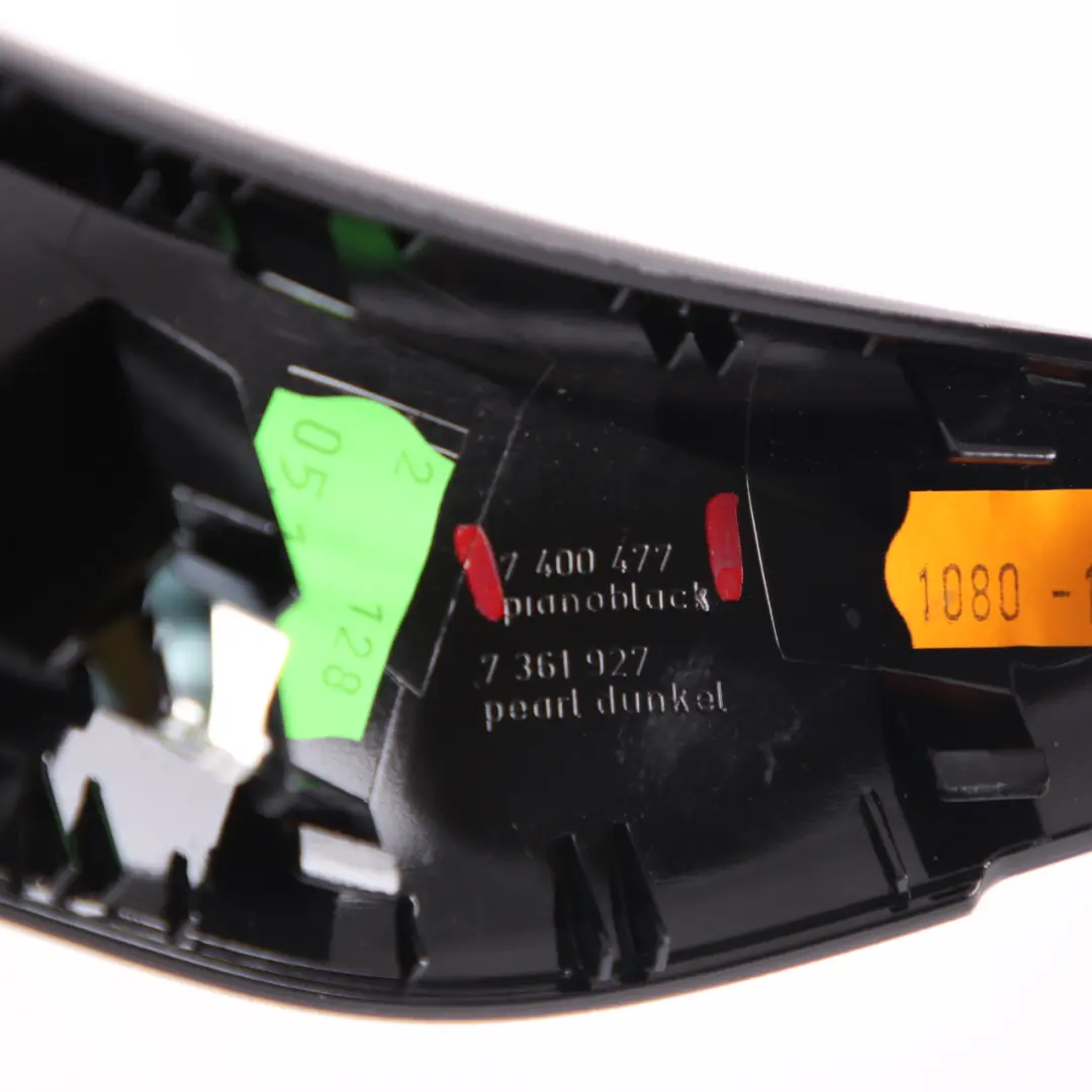 Rivestimento interno porta Coperchio sinistro Piano Black per BMW F20 F22 LCI con numero di parte 7400477 BMW F20 F22 LCI Rivestimento interno porta Coperchio sinistro Piano Black - SKU 7400477-1 - Numero di parte 7400477