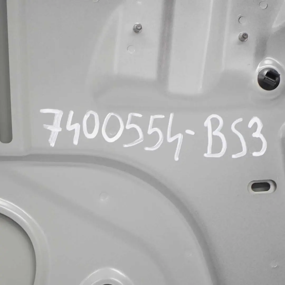 Capot Cabriolet Dachschale Avant Argent Black Sapphire Noir - 475 pour BMW E93 F33 à propos du numéro de pièce 7400554 BMW E93 F33 Capot Cabriolet Dachschale Avant Argent Black Sapphire Noir - 475 - SKU 7400554-BS3 - Numéro de pièce 7400554