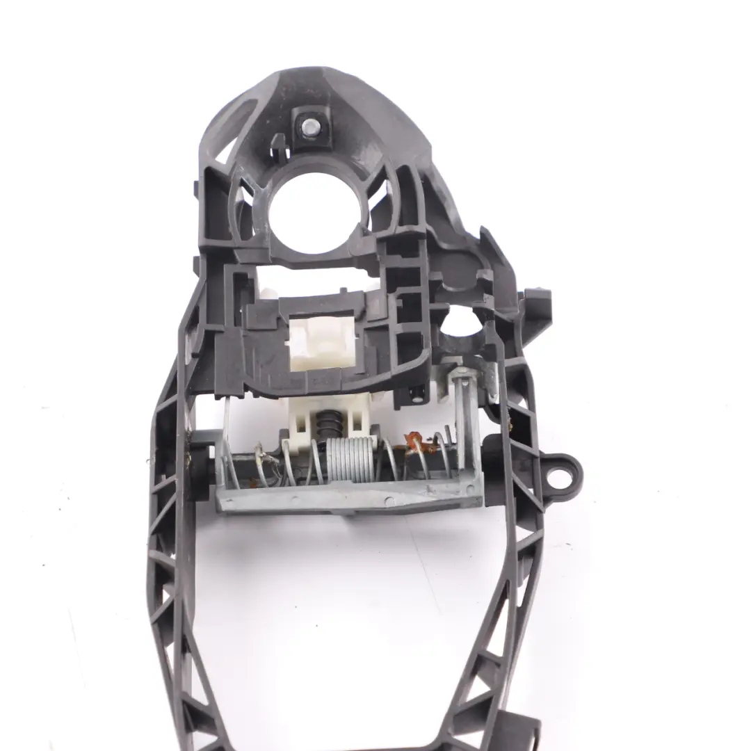 Base maniglia porta BMW G30 G31 Porta anteriore posteriore sinistra staffa presa per con numero di parte 7401203 Base maniglia porta BMW G30 G31 Porta anteriore posteriore sinistra staffa presa - SKU 7401203 - Numero di parte 7401203