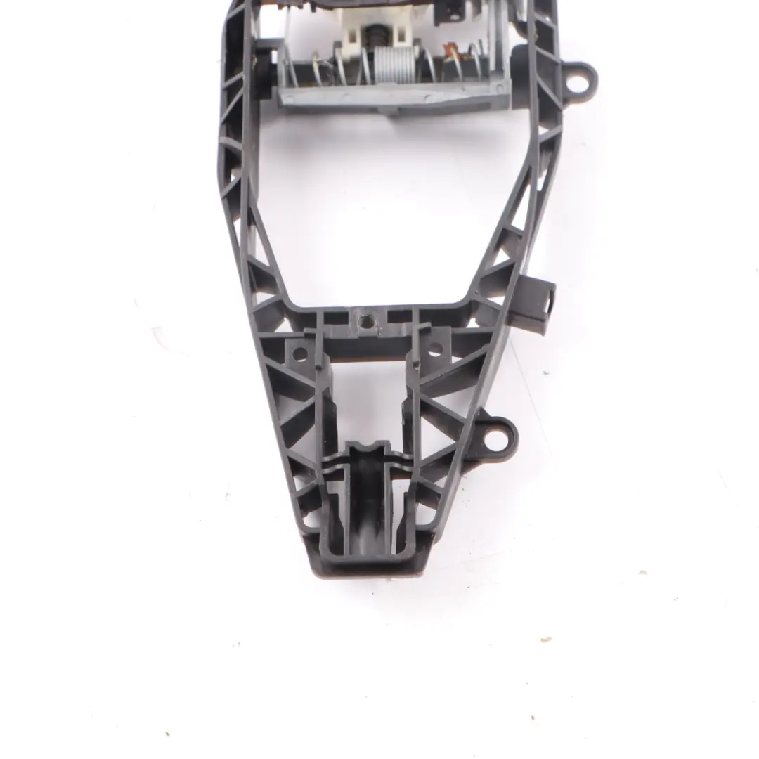 Poignée porte BMW G30 G31 Support prise avant arrière gauche bagages pour à propos du numéro de pièce 7401203 Poignée porte BMW G30 G31 Support prise avant arrière gauche bagages - SKU 7401203 - Numéro de pièce 7401203