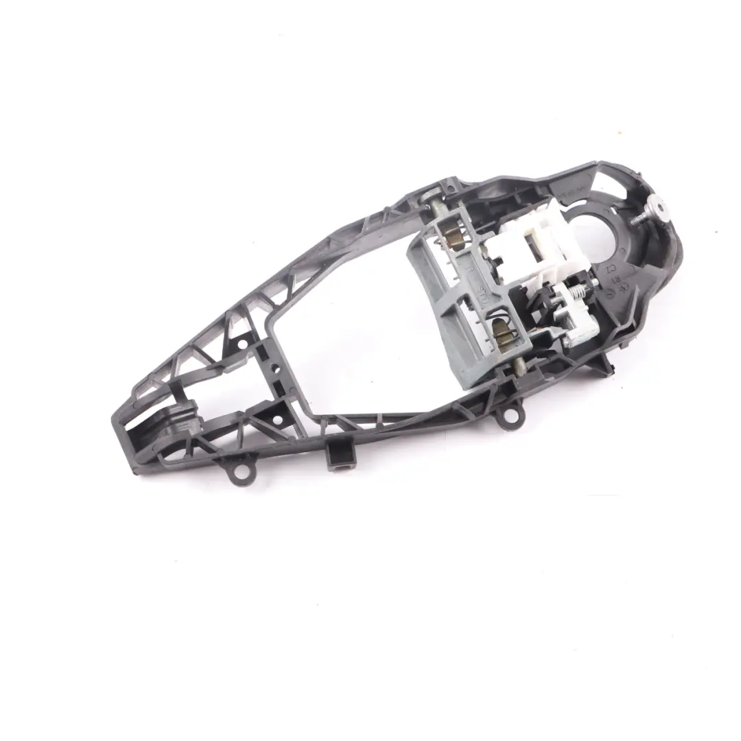 Soporte BMW G30 F90 Manija Puerta Exterior Delantera Derecha Base para con número de pieza 7401204 Soporte BMW G30 F90 Manija Puerta Exterior Delantera Derecha Base - SKU 7401204 - Número de pieza 7401204
