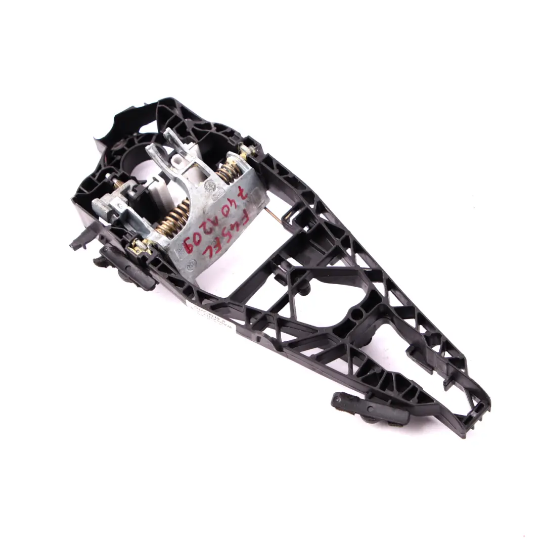 Gepäckträger Außentürgriff hinten links für BMW X1 X2 F39 F45 F48 mit Teilenummer 7401209 BMW X1 X2 F39 F45 F48 Gepäckträger Außentürgriff hinten links - SKU 7401209 - Teilenummer 7401209