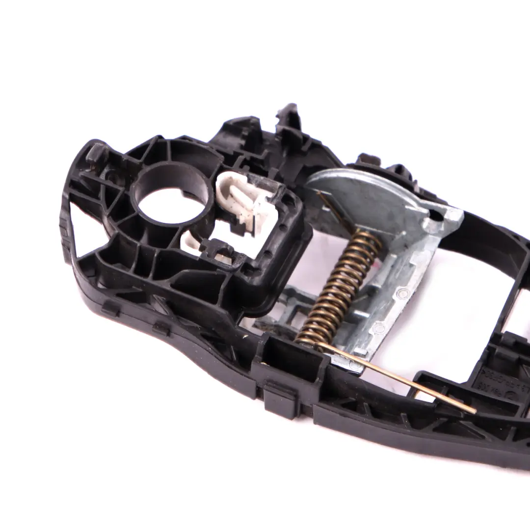 Gepäckträger Außentürgriff hinten links für BMW X1 X2 F39 F45 F48 mit Teilenummer 7401209 BMW X1 X2 F39 F45 F48 Gepäckträger Außentürgriff hinten links - SKU 7401209 - Teilenummer 7401209