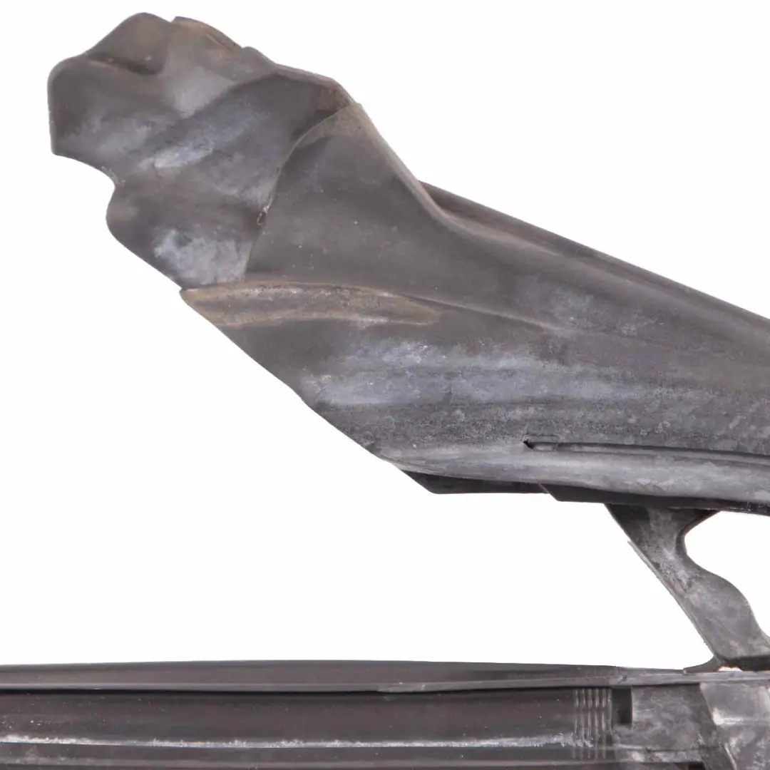 Guarnizione Triangolo Specchio Esterno Anteriore Destro per BMW F34 GT con numero di parte 7401730 BMW F34 GT Guarnizione Triangolo Specchio Esterno Anteriore Destro - SKU 7401730 - Numero di parte 7401730