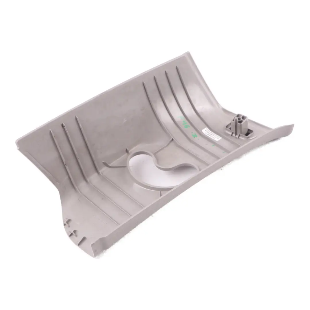 Cubierta Moldura Pilar C Superior Derecho para BMW F46 con número de pieza 7402674 BMW F46 Cubierta Moldura Pilar C Superior Derecho - SKU 7402674 - Número de pieza 7402674