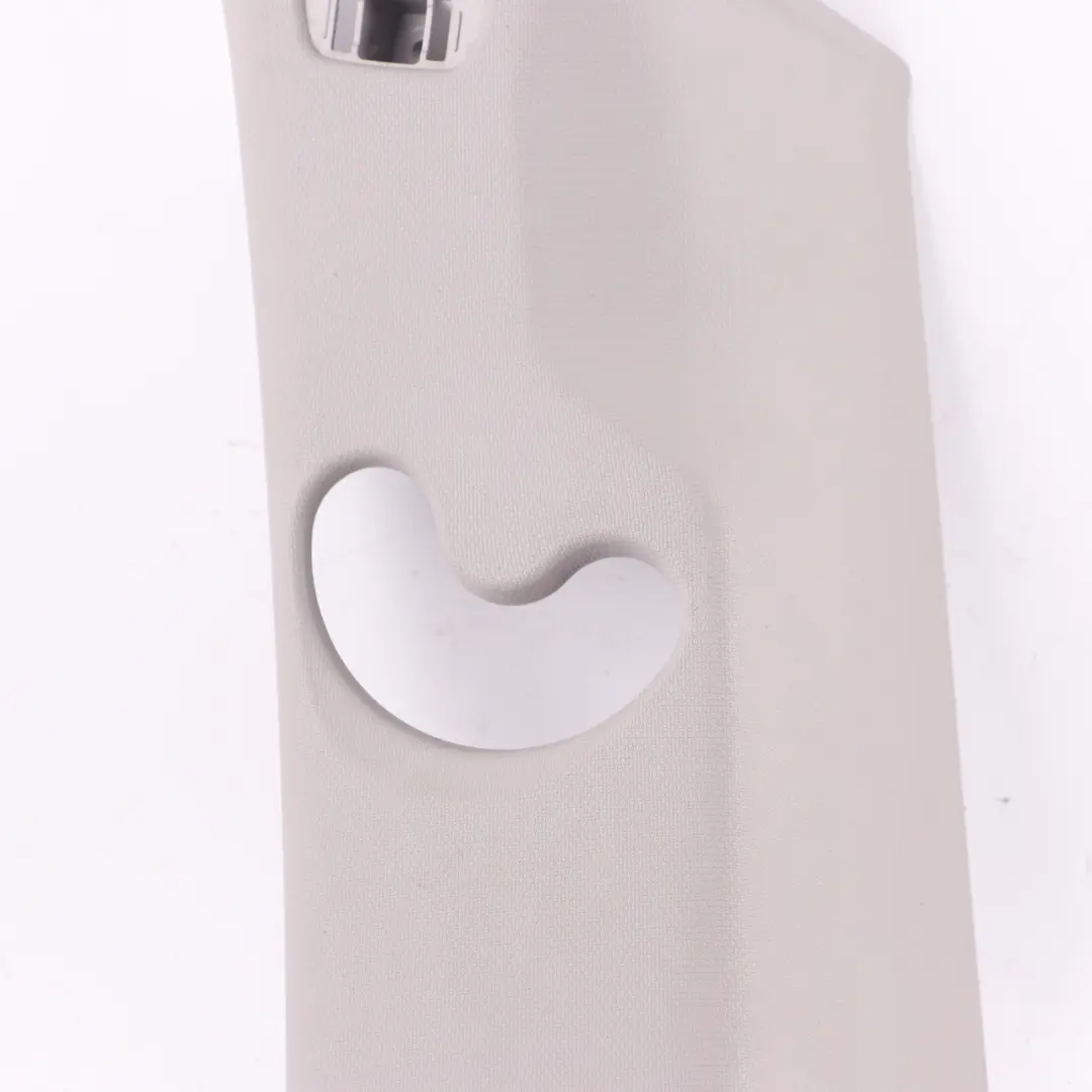 Cubierta Moldura Pilar C Superior Derecho para BMW F46 con número de pieza 7402674 BMW F46 Cubierta Moldura Pilar C Superior Derecho - SKU 7402674 - Número de pieza 7402674