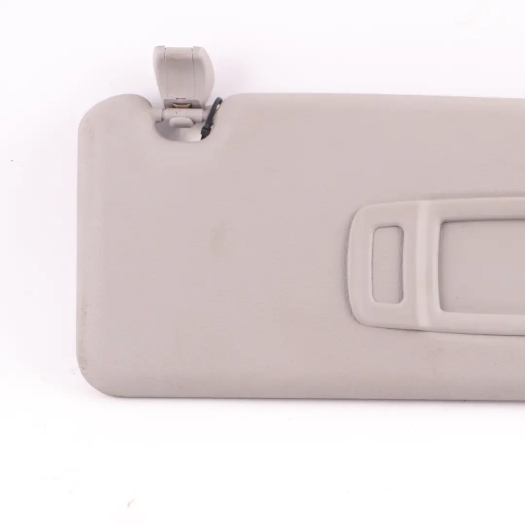 Visiera Parasole BMW F46 Senza Etichetta Specchio Destro Grigio Everest per con numero di parte 7402854 Visiera Parasole BMW F46 Senza Etichetta Specchio Destro Grigio Everest - SKU 7402854 - Numero di parte 7402854