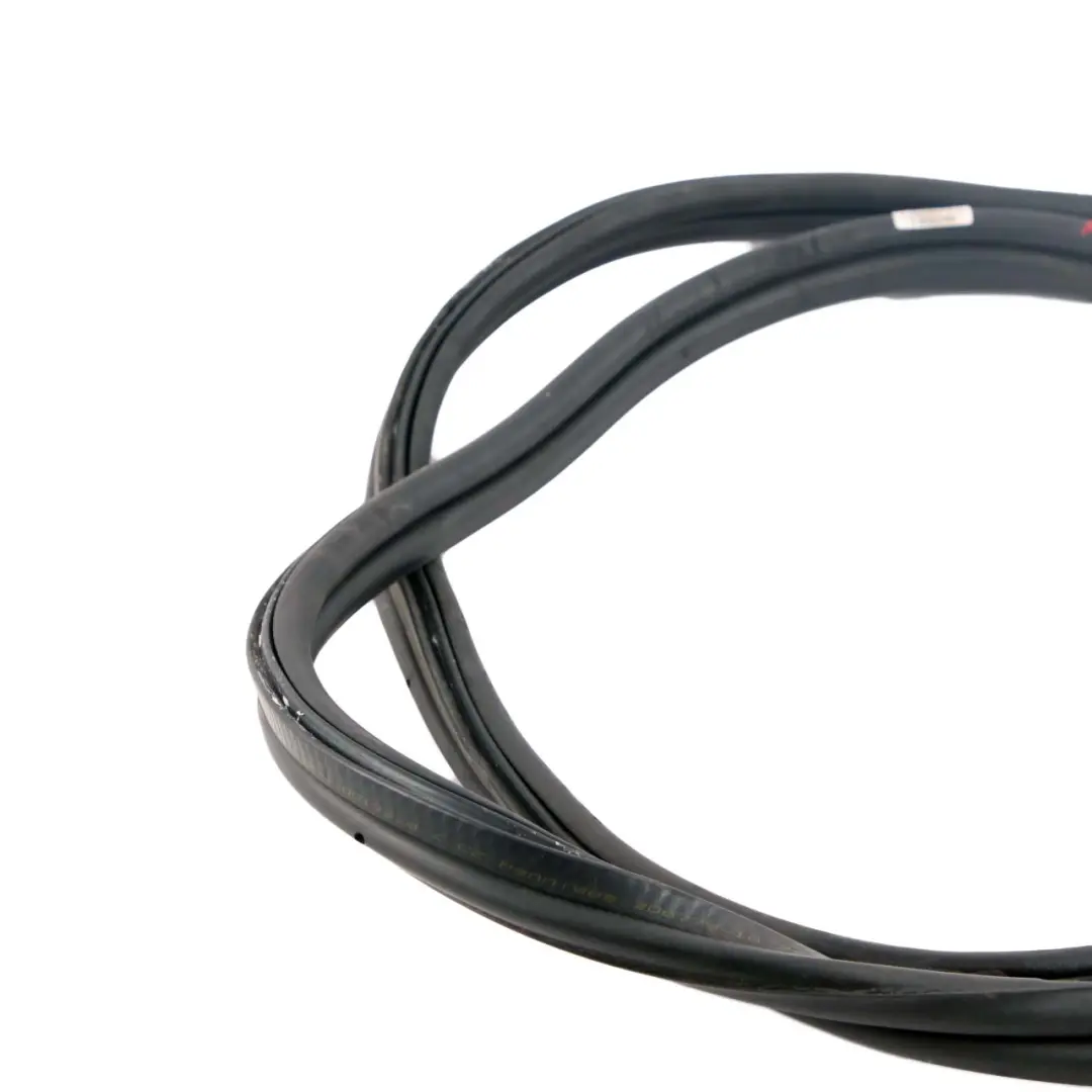 Uszczelka Pokrywy Klapy Bagażnika 7304538 do BMW F22 F82 M2 LCI o numerze 7403852 BMW F22 F82 M2 LCI Uszczelka Pokrywy Klapy Bagażnika 7304538 - SKU 7403852 - Numer Części 7403852