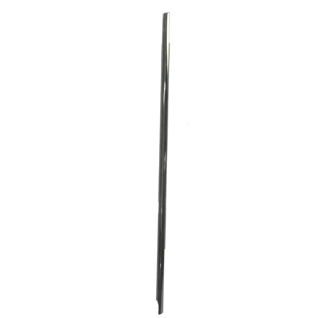  Joint porte BMW G30 arrière Fenêtre droite Cache canal extérieur Noir brillant - SKU 7404030 - Numéro de pièce 7404030