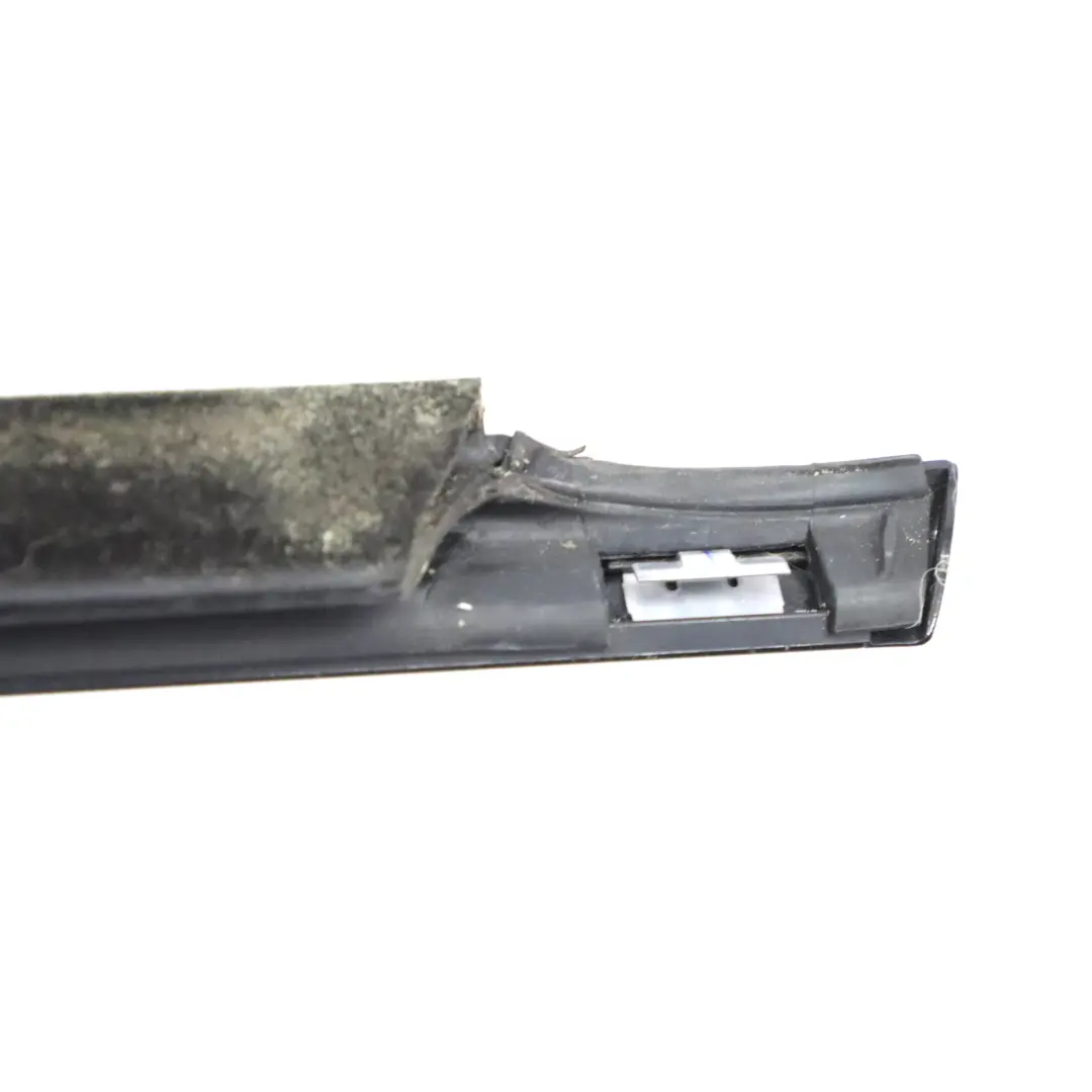  Türdichtung BMW G30 Hintertüren Rechts Außen Kanalabdeckung Glanz Schwarz - SKU 7404030 - Teilenummer 7404030