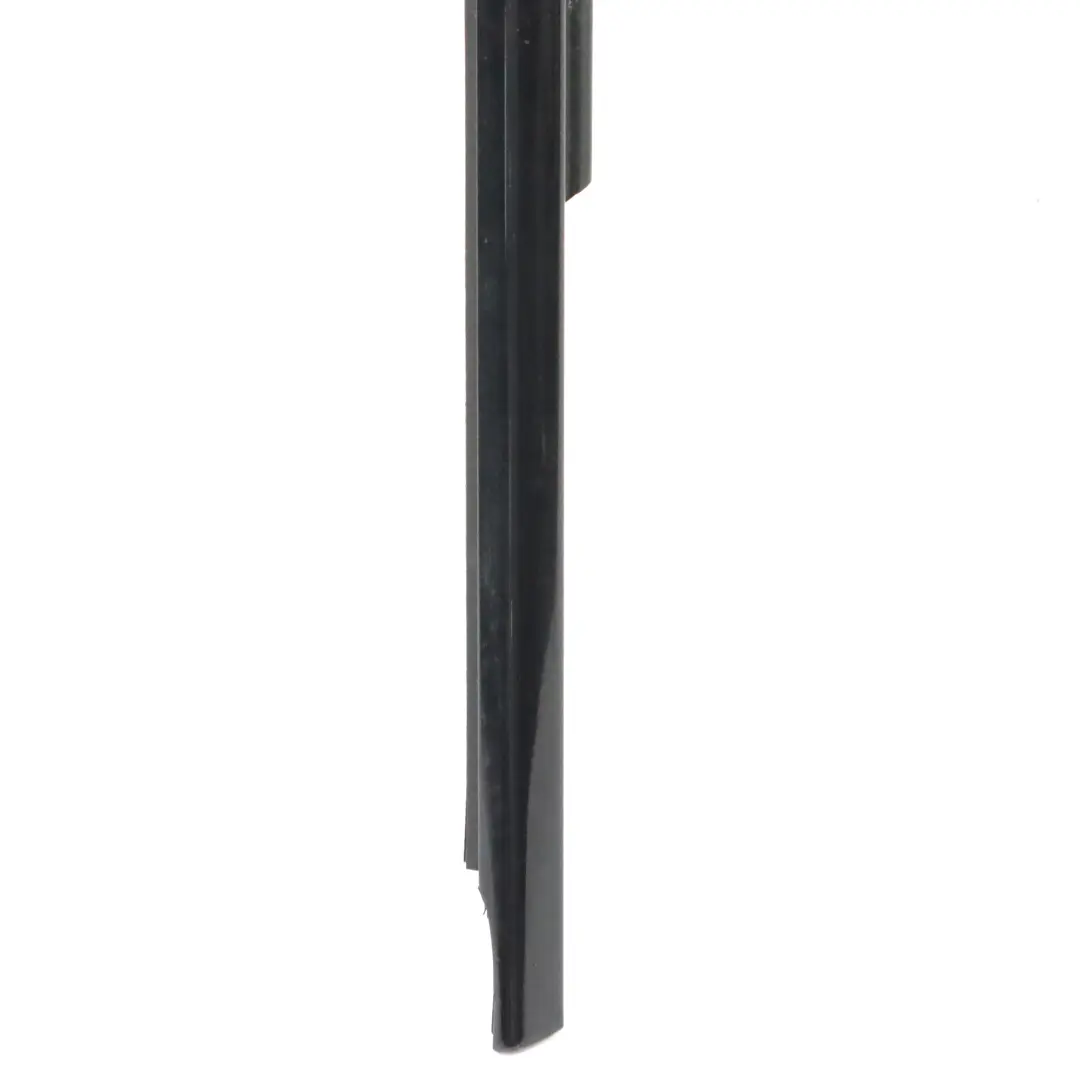  Joint porte BMW G30 arrière Fenêtre droite Cache canal extérieur Noir brillant - SKU 7404030 - Numéro de pièce 7404030
