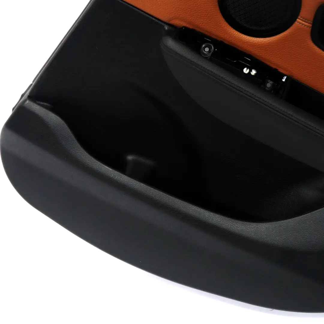 Tarjeta de puerta trasera derecha Panel de cuero Dakota Brown para BMW F45 con número de pieza 7405054 BMW F45 Tarjeta de puerta trasera derecha Panel de cuero Dakota Brown - SKU 7405054 - Número de pieza 7405054