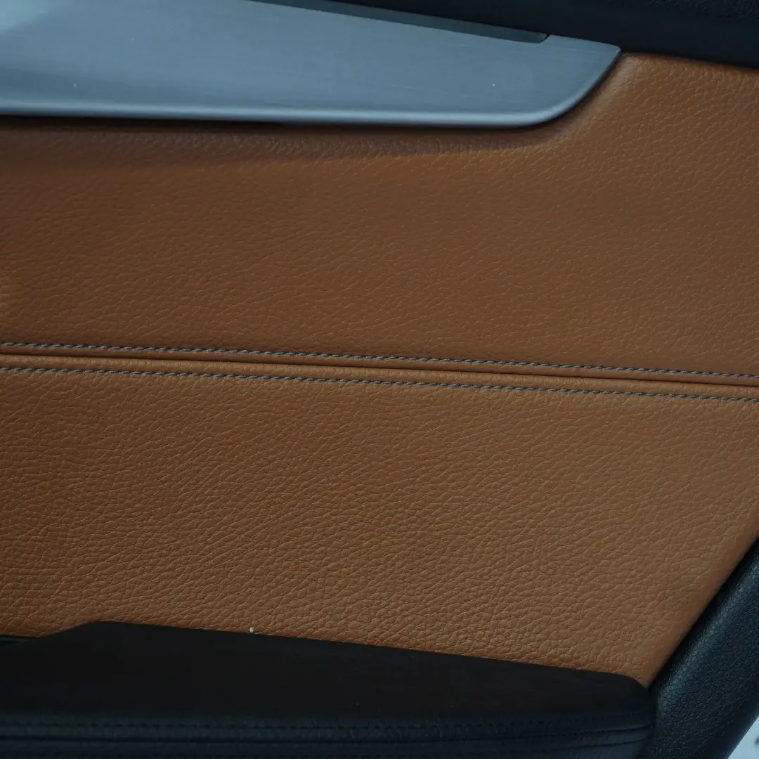 Scheda porta posteriore destra Pannello porta in pelle Brown per BMW F45 con numero di parte 7405054 BMW F45 Scheda porta posteriore destra Pannello porta in pelle Brown - SKU 7405054 - Numero di parte 7405054