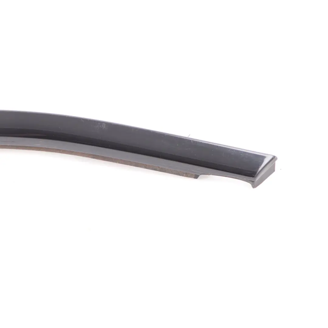 Striscia rivestimento finestra porta anteriore sinistra alta lucentezza per BMW F48 con numero di parte 7410461 BMW F48 Striscia rivestimento finestra porta anteriore sinistra alta lucentezza - SKU 7410461 - Numero di parte 7410461