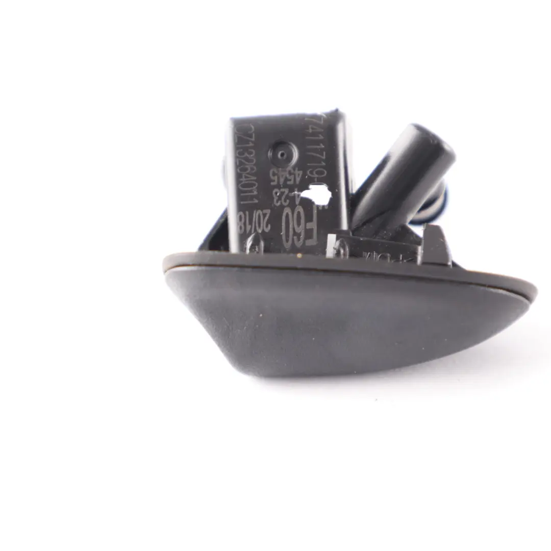 Boquilla de limpieza del parabrisas delantero para Mini F60 Countryman con número de pieza 7411719 Mini F60 Countryman Boquilla de limpieza del parabrisas delantero - SKU 7411719 - Número de pieza 7411719