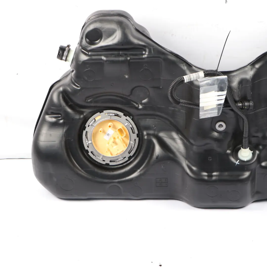 Complete Tank Delivery Unit Container to Fuel Tank Diesel BMW G11 G12 with Part number 7411798 Fuel Tank Diesel BMW G11 G12 Complete Tank Delivery Unit Container - SKU 7411798 - Part number 7411798