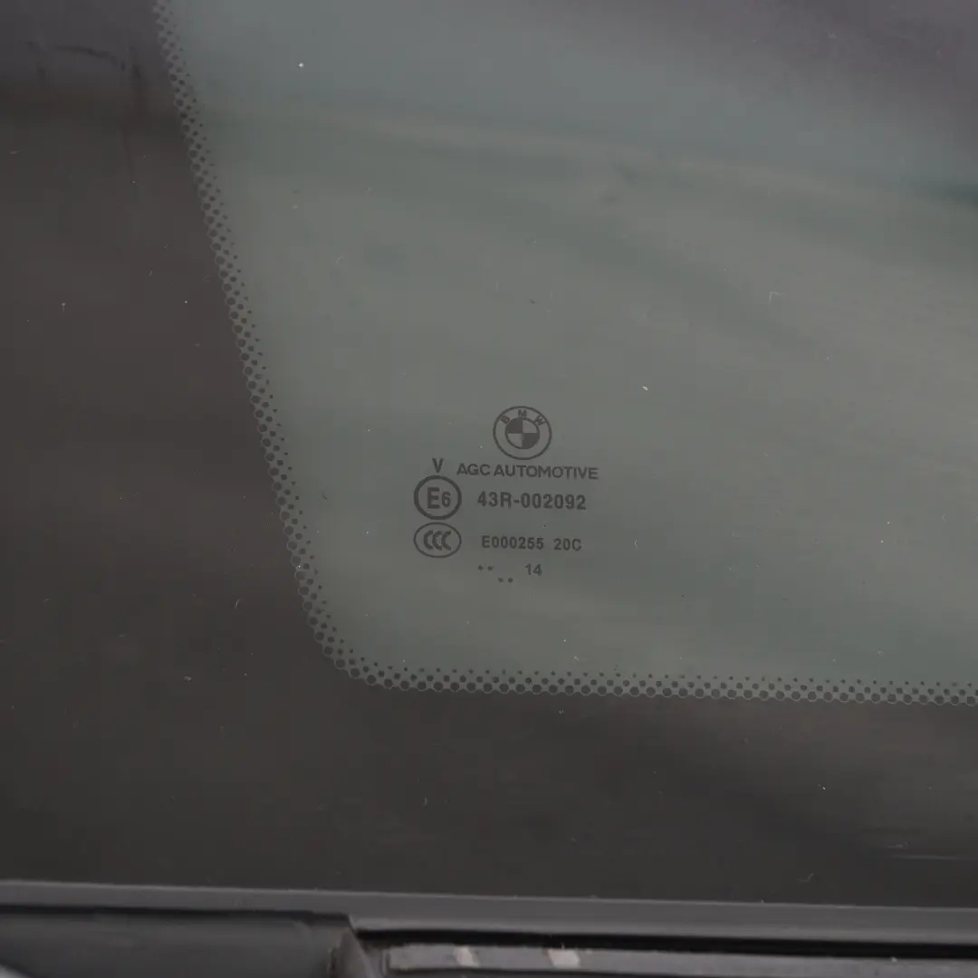 Szyba BMW F36 Gran Coupé Boczna Stała Tylna Lewa Przyciemniana do o numerze 7412031 Szyba BMW F36 Gran Coupé Boczna Stała Tylna Lewa Przyciemniana - SKU 7412031 - Numer Części 7412031