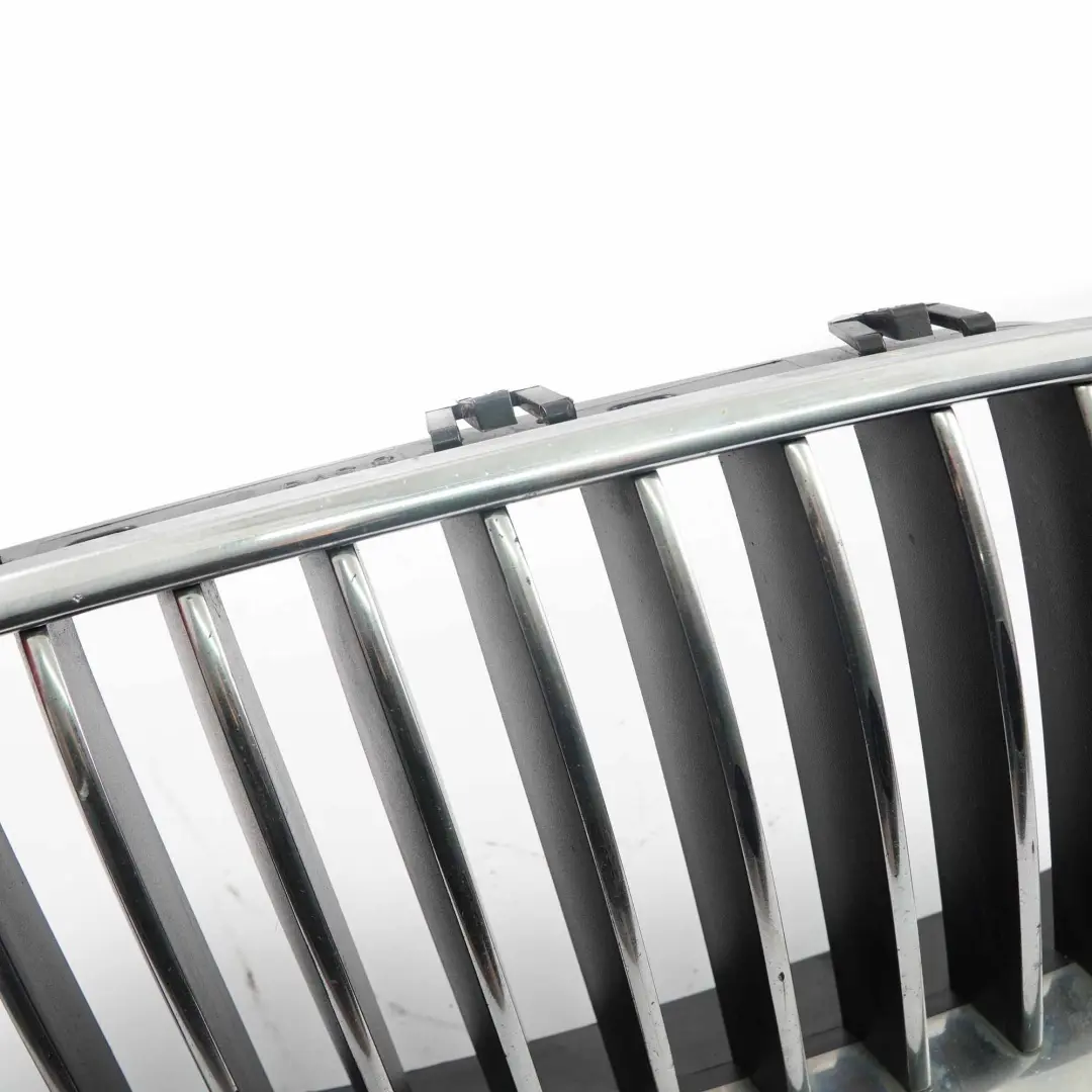 Grill Kratka Nerka Atrapa Prawa do BMW F10 F11 LCI o numerze 7412324 BMW F10 F11 LCI Grill Kratka Nerka Atrapa Prawa - SKU 7412324 - Numer Części 7412324