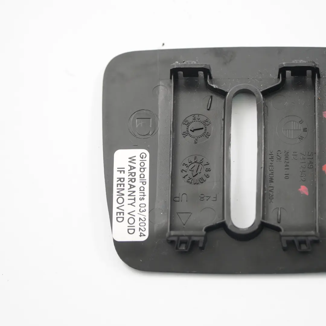 Portón trasero puerta pestillo cubierta soporte pestillo Trim Negro para BMW X1 F48 con número de pieza 7412462 BMW X1 F48 Portón trasero puerta pestillo cubierta soporte pestillo Trim Negro - SKU 7412462 - Número de pieza 7412462