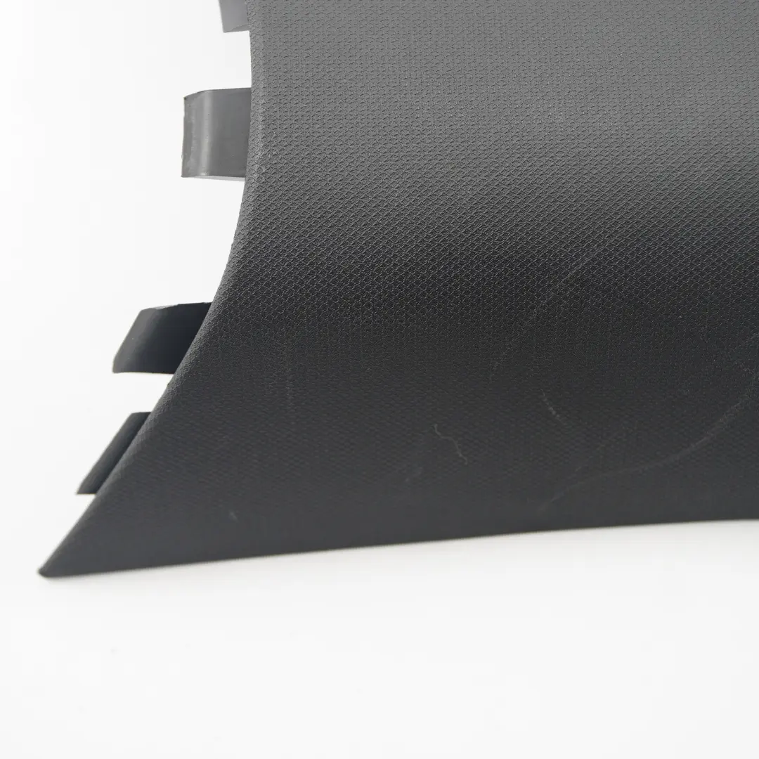 Cubierta Columna D Panel Derecho Negro 7378224 para Mini Countryman F60 con número de pieza 7413804 Mini Countryman F60 Cubierta Columna D Panel Derecho Negro 7378224 - SKU 7413804 - Número de pieza 7413804