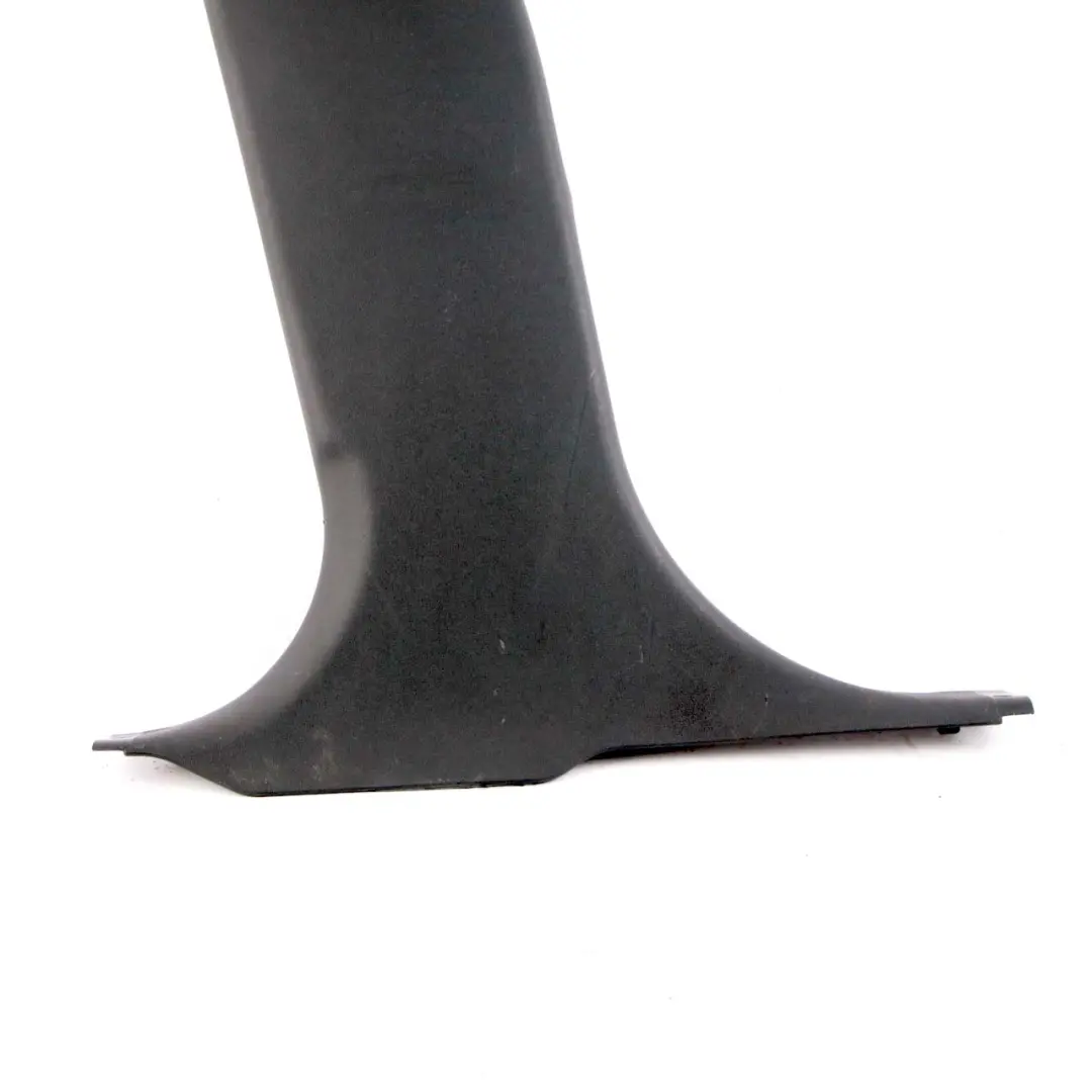 Tapa Columna B Panel Inferior Izquierda Negro para Mini Countryman F60 con número de pieza 7413805 Mini Countryman F60 Tapa Columna B Panel Inferior Izquierda Negro - SKU 7413805 - Número de pieza 7413805