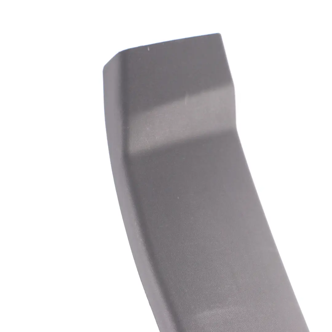 Tapa Columna B Inferior Derecha Negro para Mini F60 Countryman con número de pieza 7413806 Mini F60 Countryman Tapa Columna B Inferior Derecha Negro - SKU 7413806 - Número de pieza 7413806