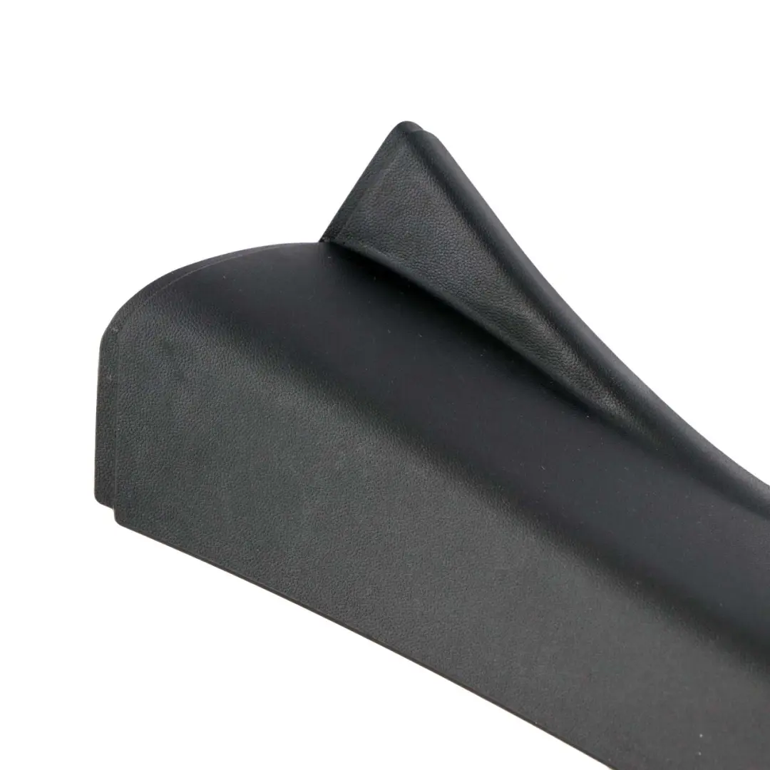 Tapa Panel Pilar C Trasero Izquierdo Negro 7380257 para Mini F60 Countryman con número de pieza 7413833 Mini F60 Countryman Tapa Panel Pilar C Trasero Izquierdo Negro 7380257 - SKU 7413833 - Número de pieza 7413833