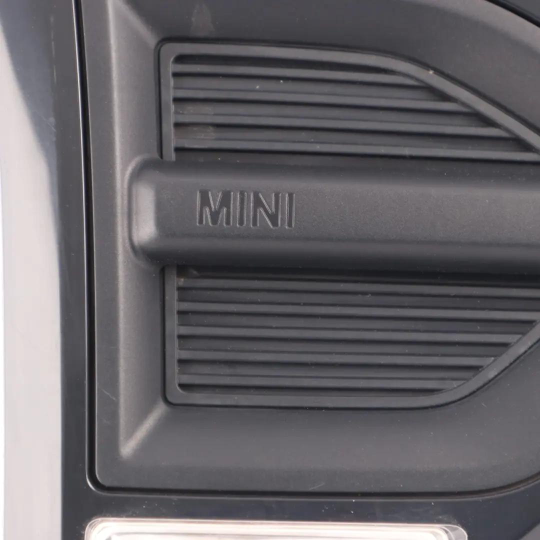 Pannello Laterale Indicatore Direzione Griglia Copertura Destra per Mini F60 con numero di parte 7414092 Mini F60 Pannello Laterale Indicatore Direzione Griglia Copertura Destra - SKU 7414092 - Numero di parte 7414092