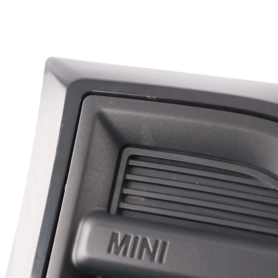 Pannello Laterale Indicatore Direzione Griglia Copertura Destra per Mini F60 con numero di parte 7414092 Mini F60 Pannello Laterale Indicatore Direzione Griglia Copertura Destra - SKU 7414092 - Numero di parte 7414092