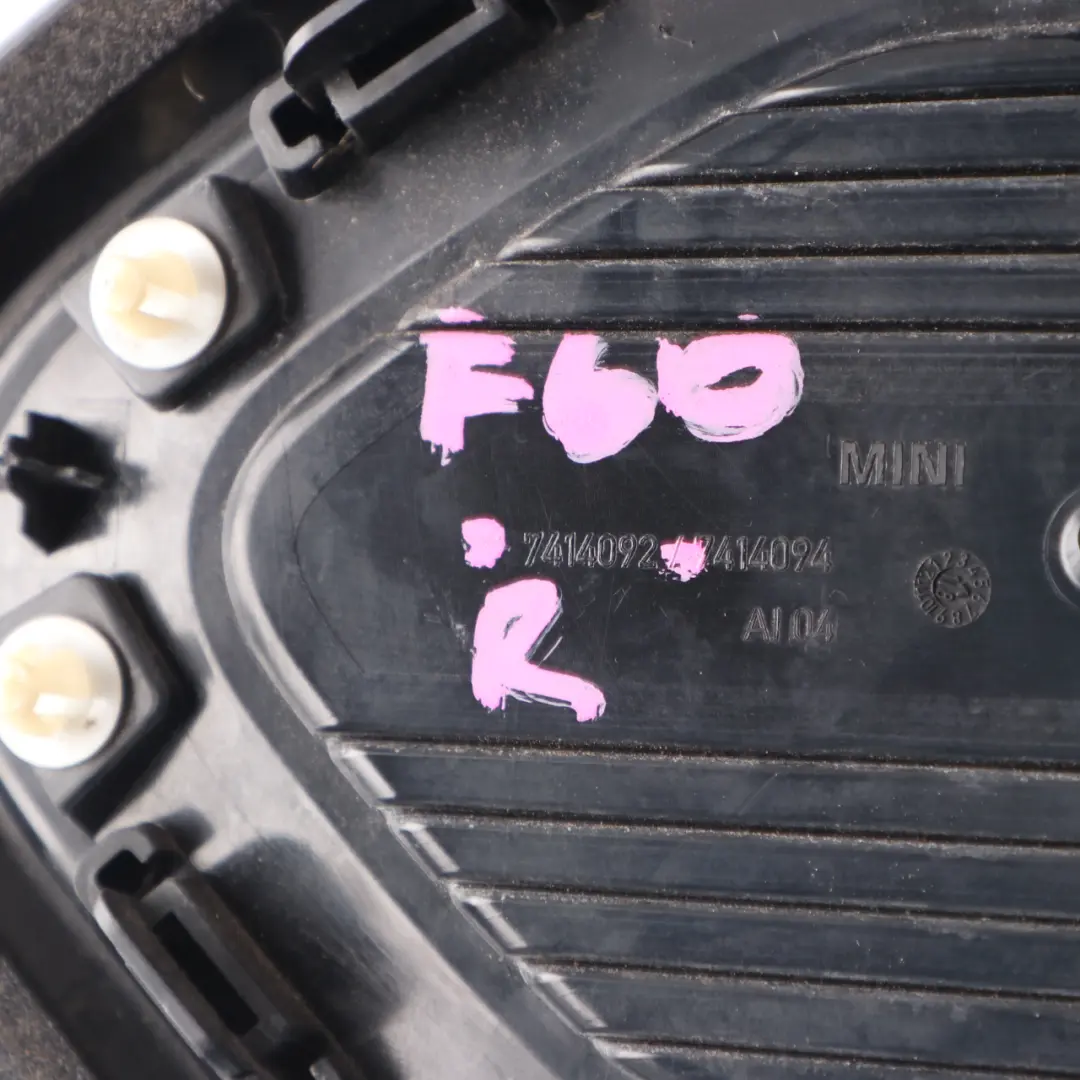 Garniture Calandre Clignotant Panneau Latéral Droit pour Mini F60 à propos du numéro de pièce 7414092 Mini F60 Garniture Calandre Clignotant Panneau Latéral Droit - SKU 7414092 - Numéro de pièce 7414092