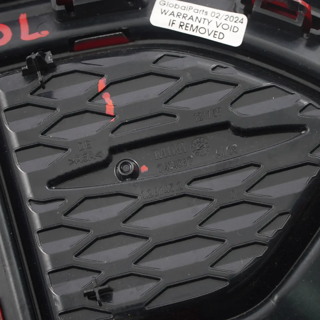 laterale parafango copertura indicatore direzione sinistra per Mini F60 JCW con numero di parte 7414097 Mini F60 JCW laterale parafango copertura indicatore direzione sinistra - SKU 7414097 - Numero di parte 7414097