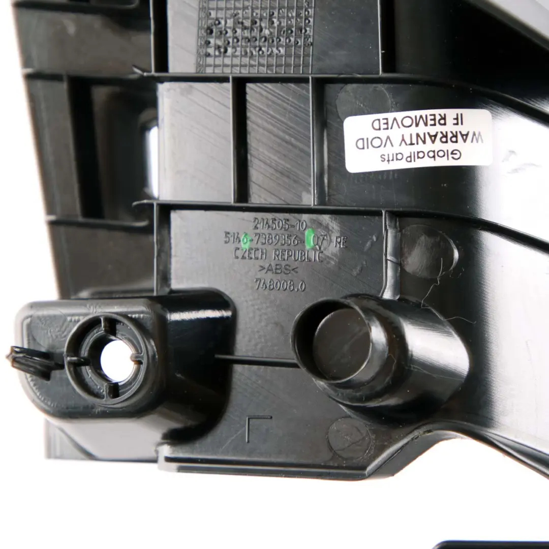 Deflettore cintura posteriore destro Copertura pannello rivestimento per Mini F60 con numero di parte 7414404 Mini F60 Deflettore cintura posteriore destro Copertura pannello rivestimento - SKU 7414404 - Numero di parte 7414404