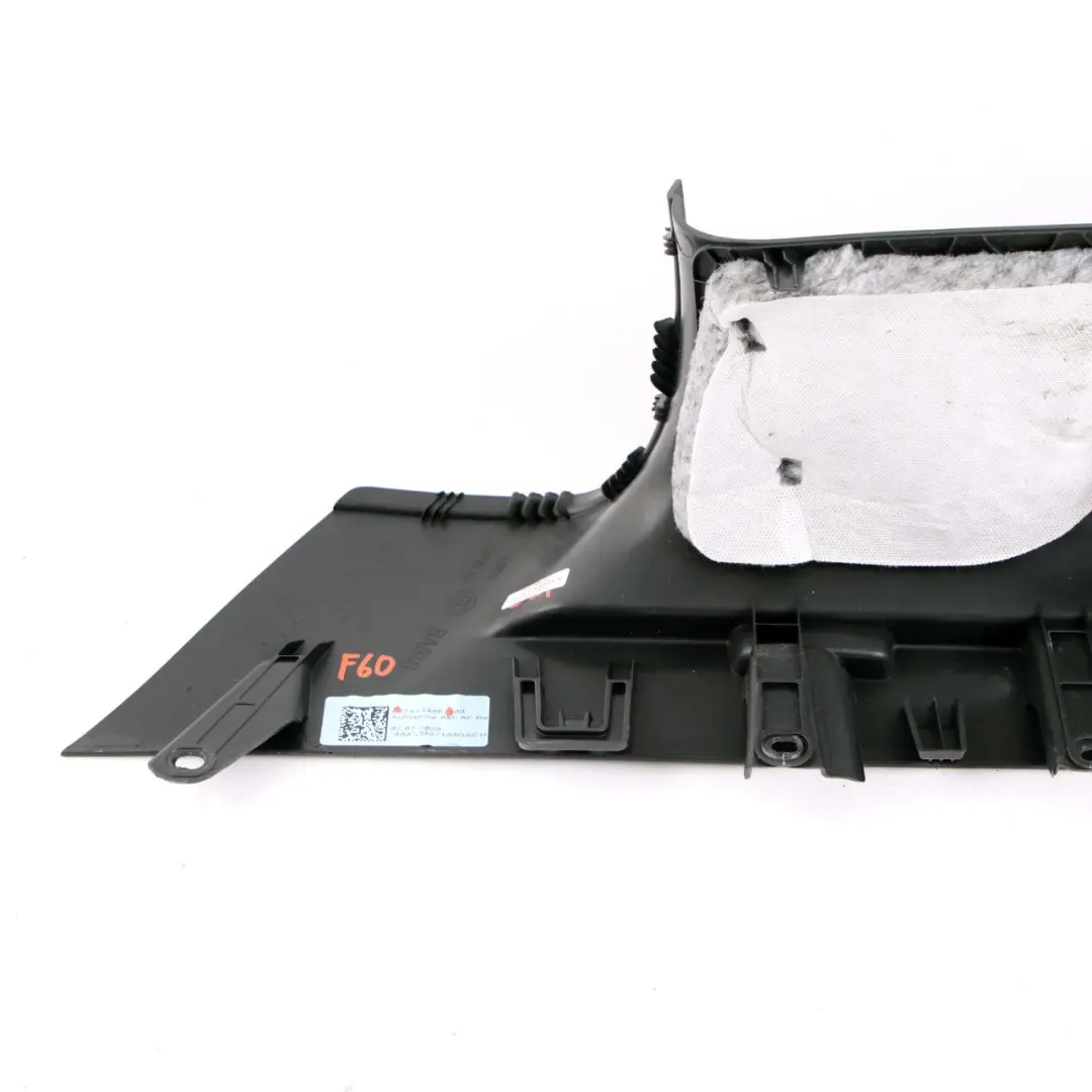 Soporte Ventana Trasera Repisa Derecha Negro para Mini F60 Countryman con número de pieza 7414406 Mini F60 Countryman Soporte Ventana Trasera Repisa Derecha Negro - SKU 7414406 - Número de pieza 7414406