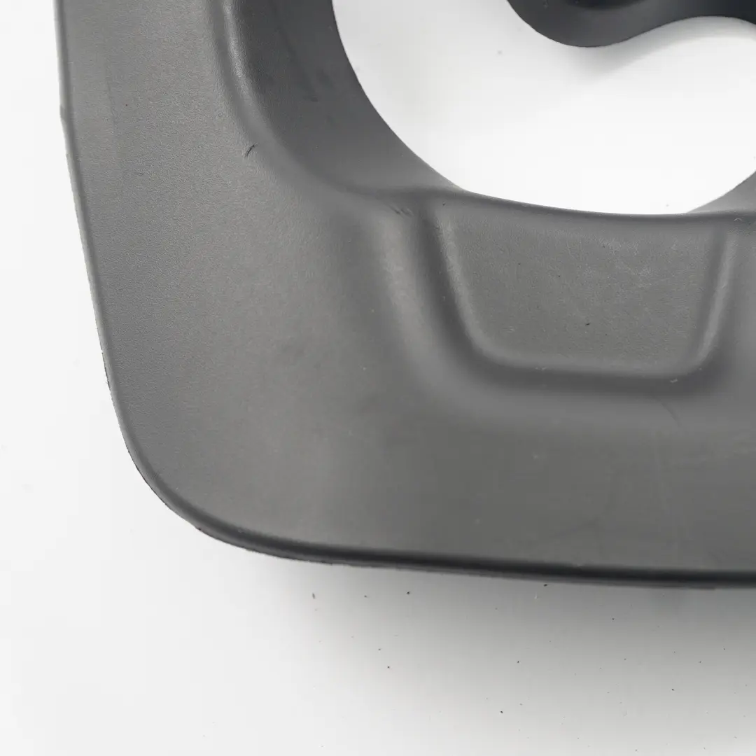 Sicherheitsgurt Verkleidung Abdeckung Mitte schwarz für Mini F60 Countryman mit Teilenummer 7414836 Mini F60 Countryman Sicherheitsgurt Verkleidung Abdeckung Mitte schwarz - SKU 7414836 - Teilenummer 7414836