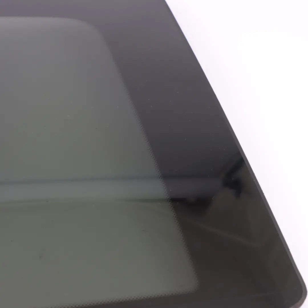 Ventana Lateral Trasera Izquierda Cristal Tintado AS3 para BMW F46 con número de pieza 7416283 BMW F46 Ventana Lateral Trasera Izquierda Cristal Tintado AS3 - SKU 7416283 - Número de pieza 7416283