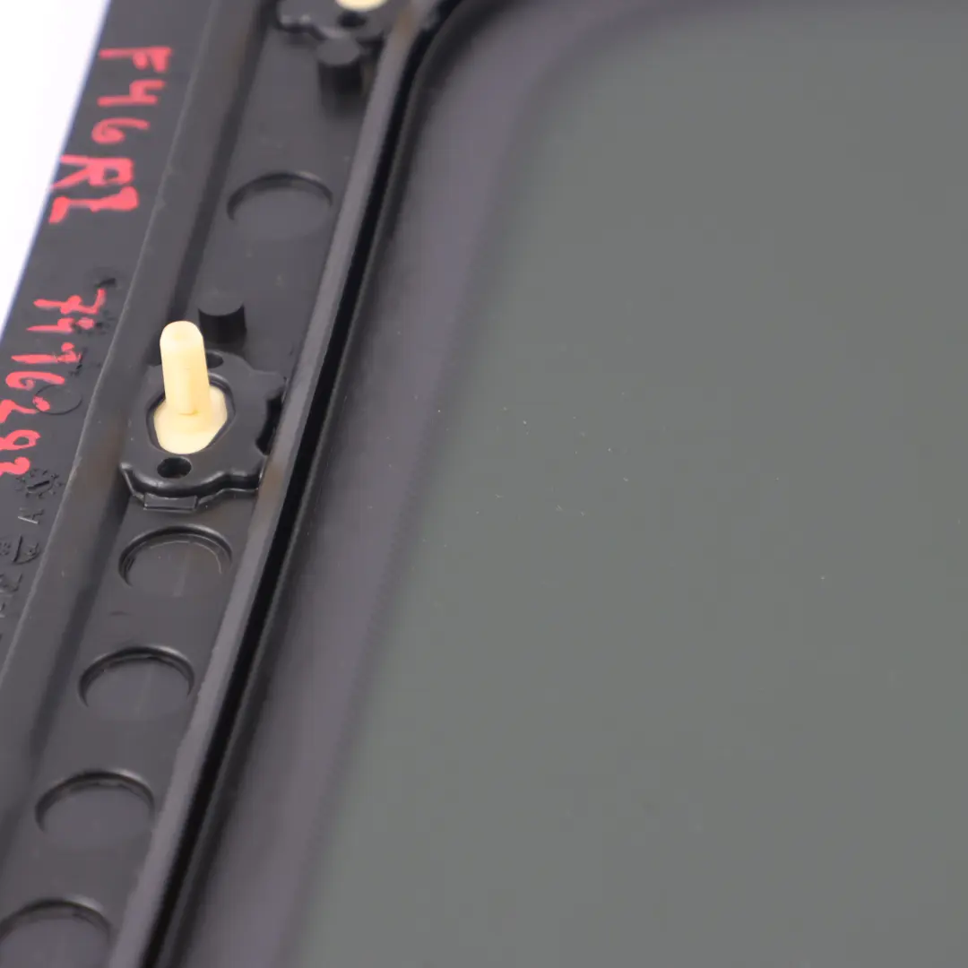 Fenêtre Latérale Arrière Gauche Vitrage Teinté AS3 pour BMW F46 à propos du numéro de pièce 7416283 BMW F46 Fenêtre Latérale Arrière Gauche Vitrage Teinté AS3 - SKU 7416283 - Numéro de pièce 7416283