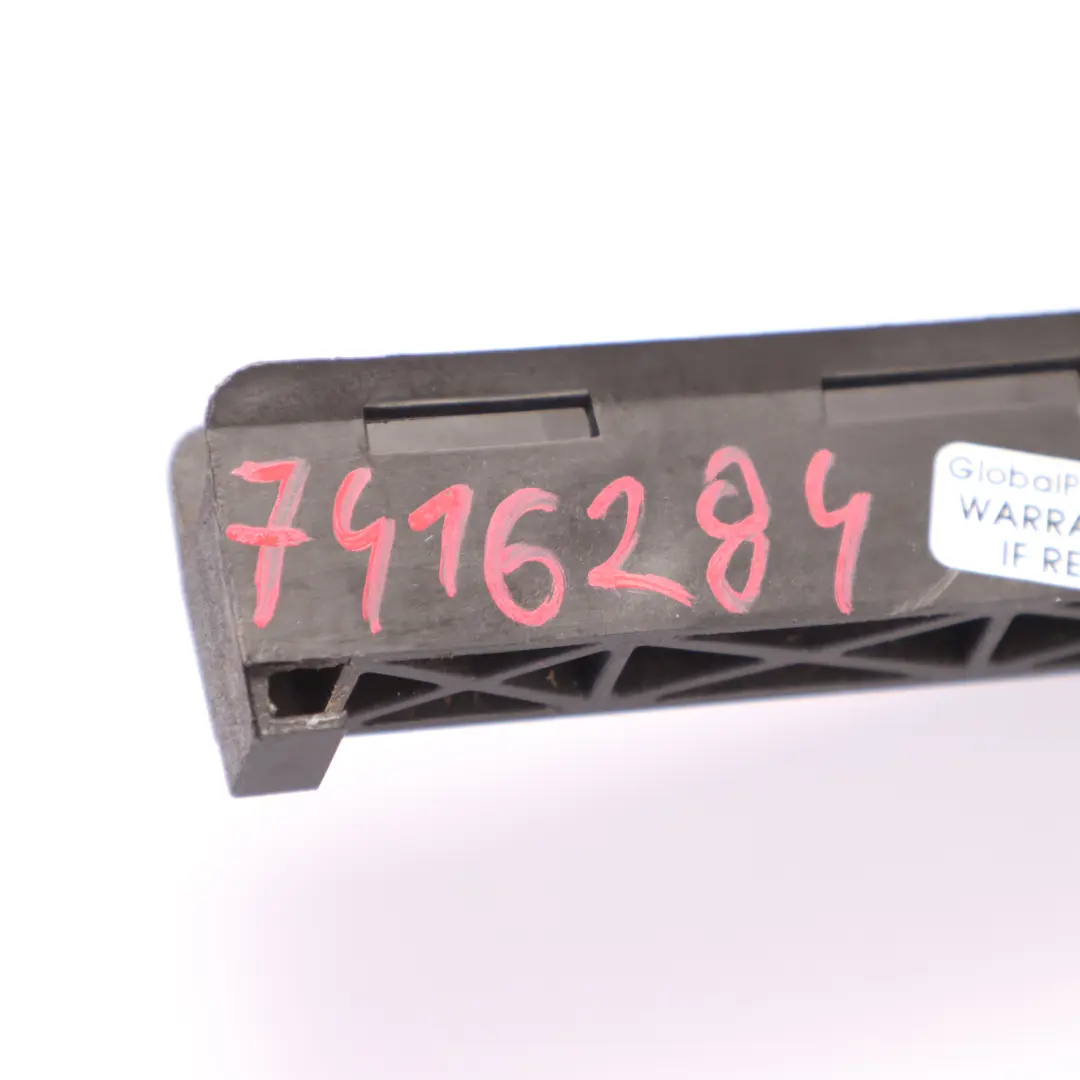 Ventana Lateral Trasera Derecha Cristal Tintado AS3 para BMW F46 con número de pieza 7416284 BMW F46 Ventana Lateral Trasera Derecha Cristal Tintado AS3 - SKU 7416284 - Número de pieza 7416284