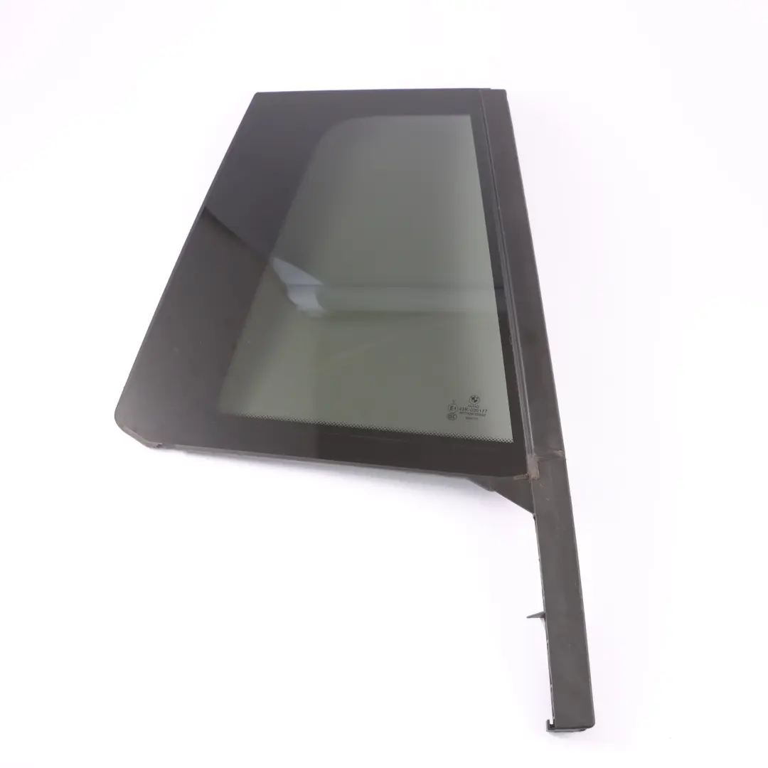 Ventana Lateral Trasera Derecha Cristal Tintado AS3 para BMW F46 con número de pieza 7416284 BMW F46 Ventana Lateral Trasera Derecha Cristal Tintado AS3 - SKU 7416284 - Número de pieza 7416284