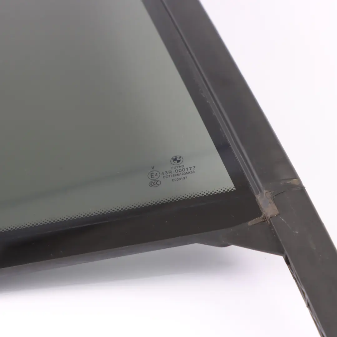 Ventana Lateral Trasera Derecha Cristal Tintado AS3 para BMW F46 con número de pieza 7416284 BMW F46 Ventana Lateral Trasera Derecha Cristal Tintado AS3 - SKU 7416284 - Número de pieza 7416284